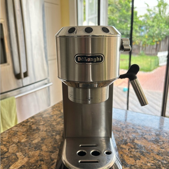 Delonghi Dedica EC680M/Espresso Machine/Coffee Cappuccino Maker/Stainless/Metal - Picture 4 of 7
